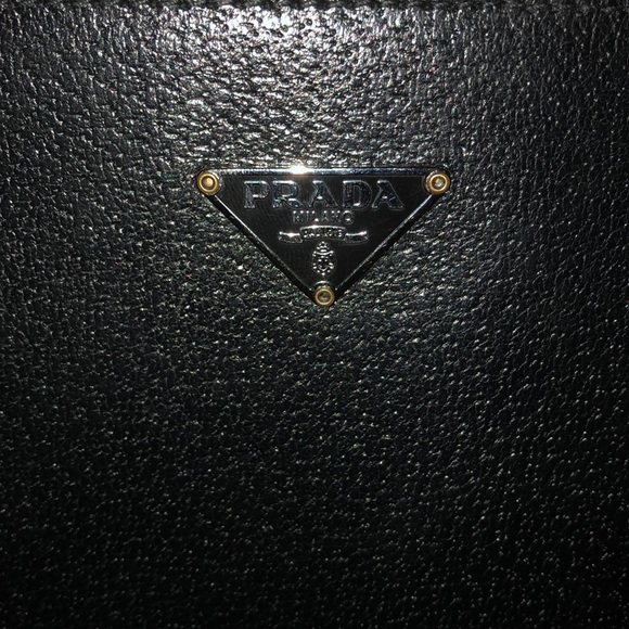 Prada large leather tote - Picture 2 of 8